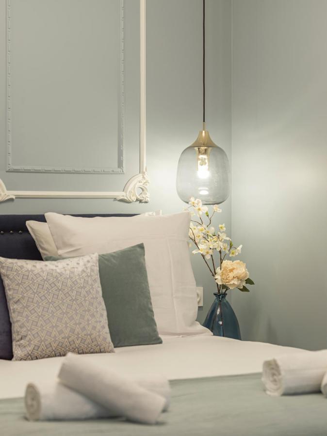 The Pompadour Suite Paris Exterior photo