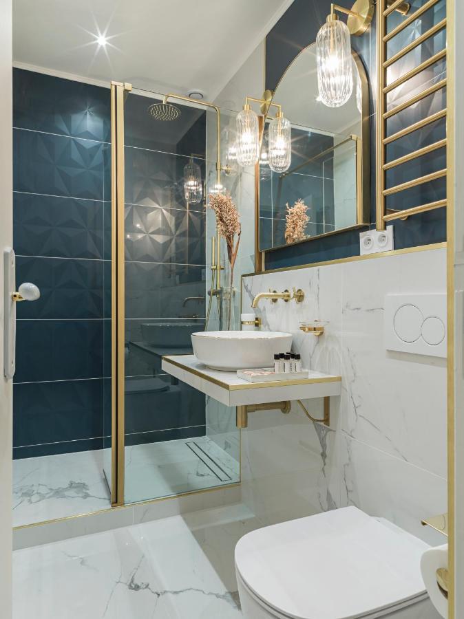 The Pompadour Suite Paris Exterior photo
