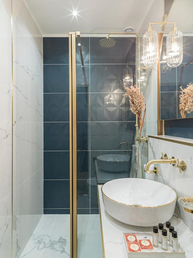 The Pompadour Suite Paris Exterior photo