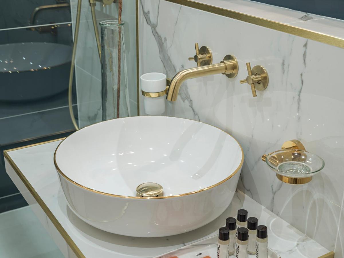 The Pompadour Suite Paris Exterior photo