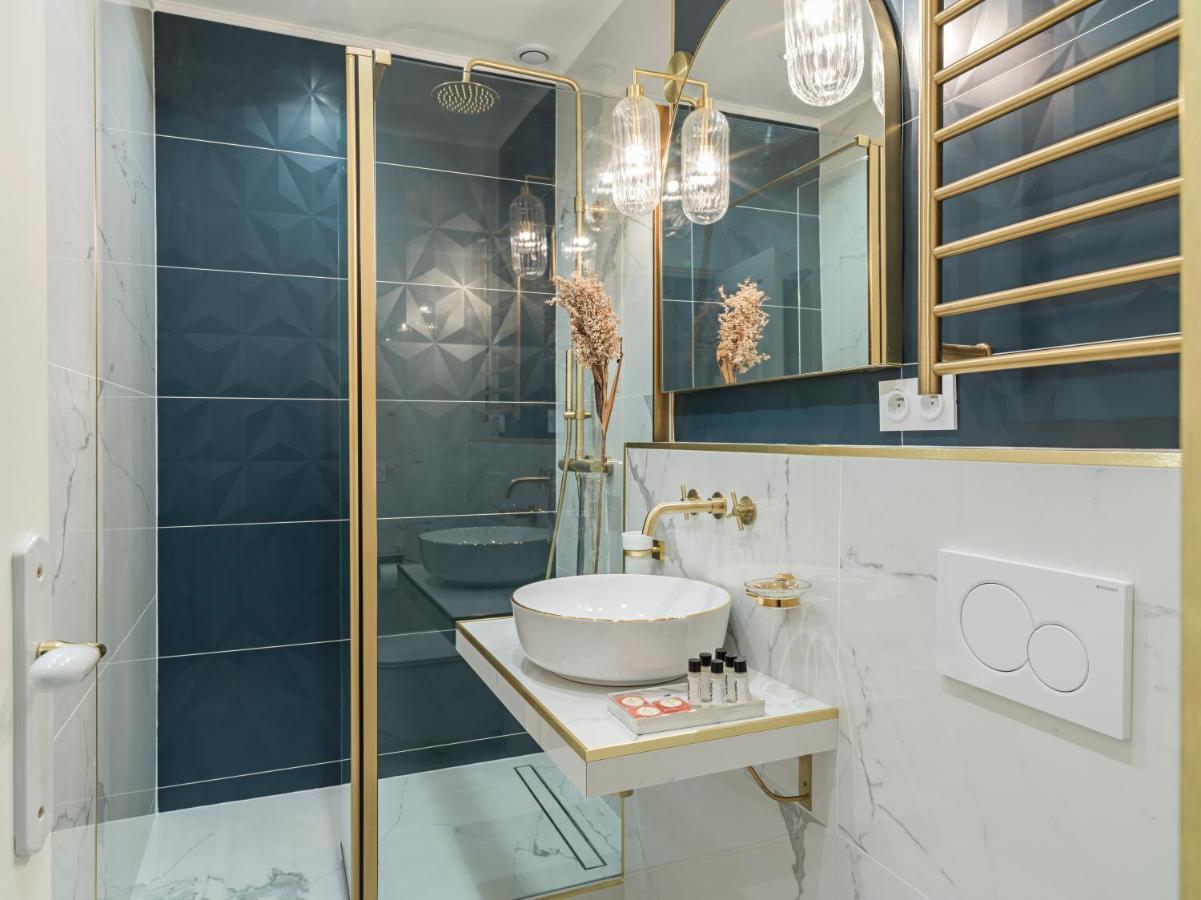 The Pompadour Suite Paris Exterior photo