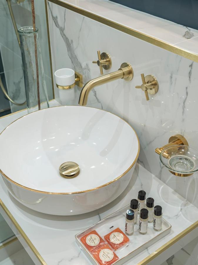 The Pompadour Suite Paris Exterior photo