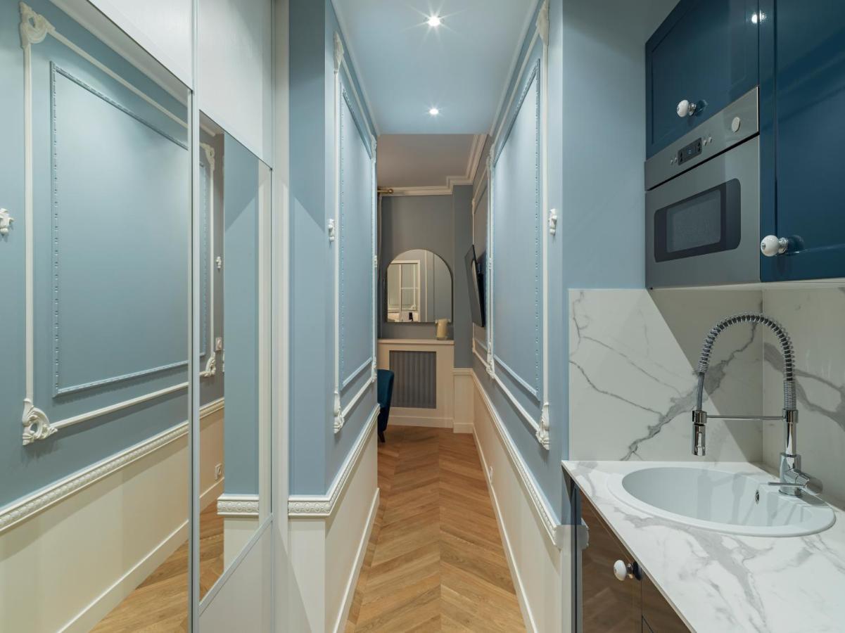 The Pompadour Suite Paris Exterior photo
